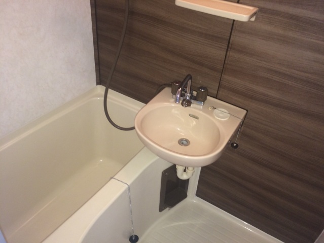 バス・シャワールーム　同物件別号室のものです。