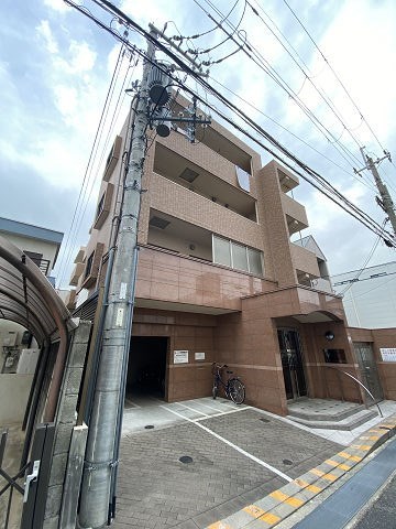建物外観　落ち着いた雰囲気の外観です