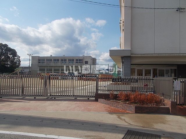 小学校　岐阜市立則武小学校（小学校）まで351m
