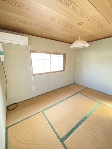 大内矢田南小林貸家の居間写真