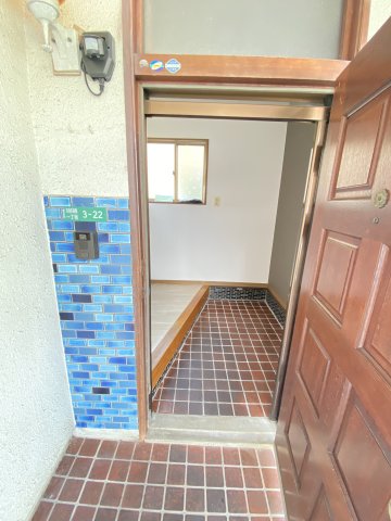 大内矢田南小林貸家の玄関写真
