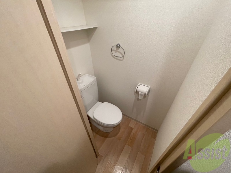トイレ　こちらはトイレです。清潔感があり、安心して使用できます。