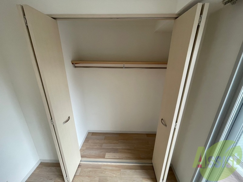 収納　寝室の収納です。部屋がすっきり片付きます。