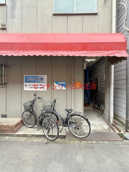駐車場　自転車置いてます