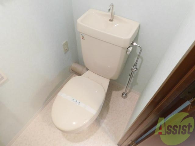 トイレ　ウォシュレット付けれるトイレです。