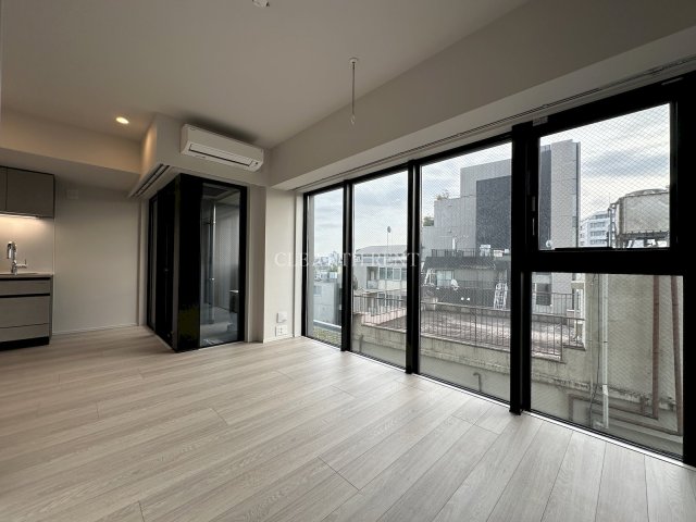 居室・リビング　同タイプ別住戸写真となります。現況と異なる場合がございます。