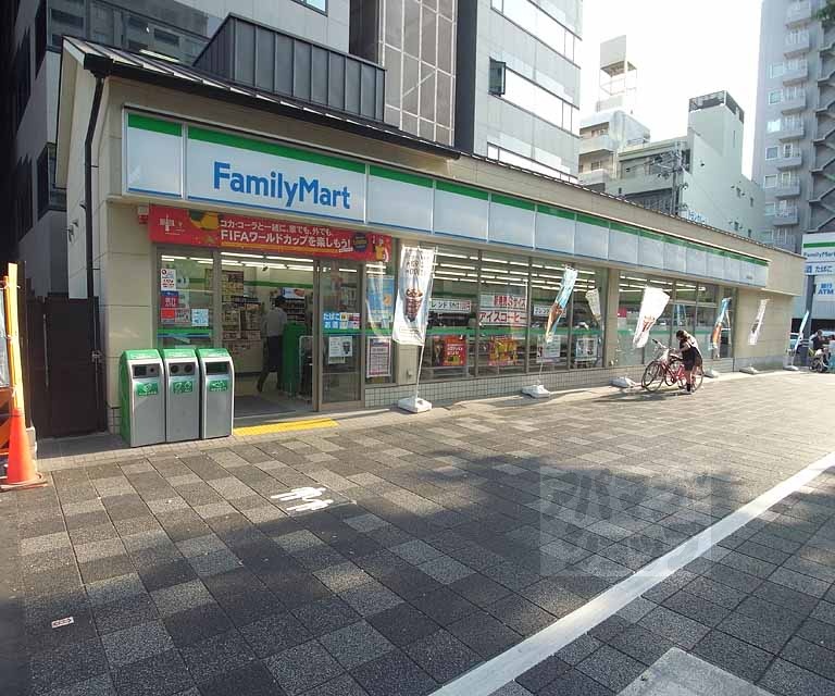 コンビニ　ファミリーマート御池西洞院店（コンビニ）まで107m