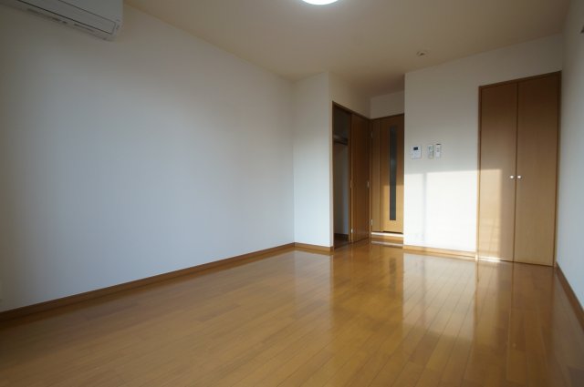 その他部屋・スペース　清潔感のあるフローリングのお部屋です