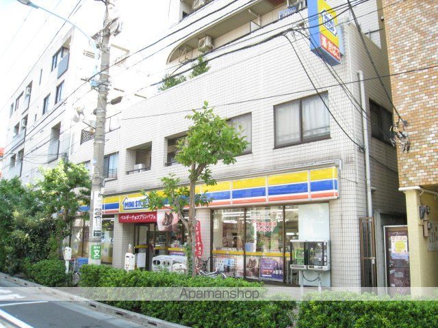 コンビニ　ファミリーマート（コンビニ）まで268m