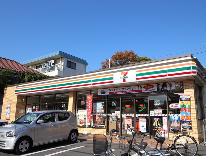 コンビニ　セブンイレブン（コンビニ）まで329m