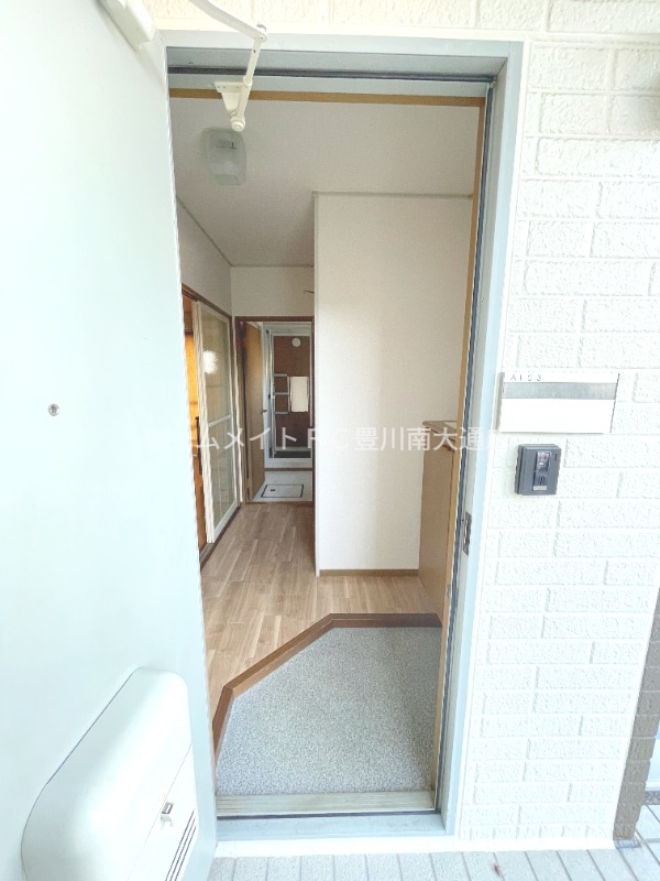 玄関　同型別部屋写真