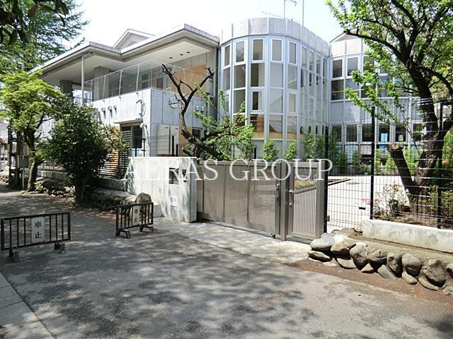 幼稚園・保育園　草花保育園（幼稚園・保育園）まで585m