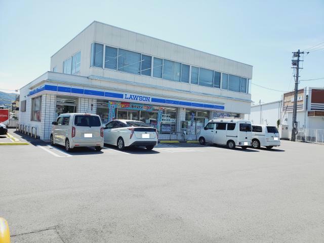 コンビニ　ローソン徳島中吉野町店（コンビニ）まで462m