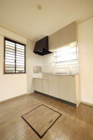 キッチン　※写真は別の部屋のものです。