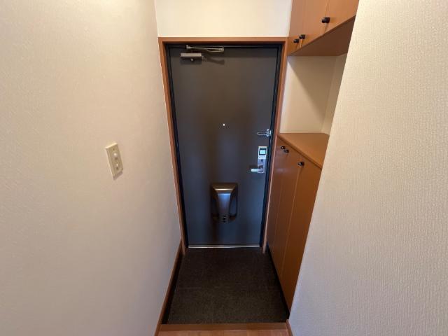 玄関　収納もある玄関です