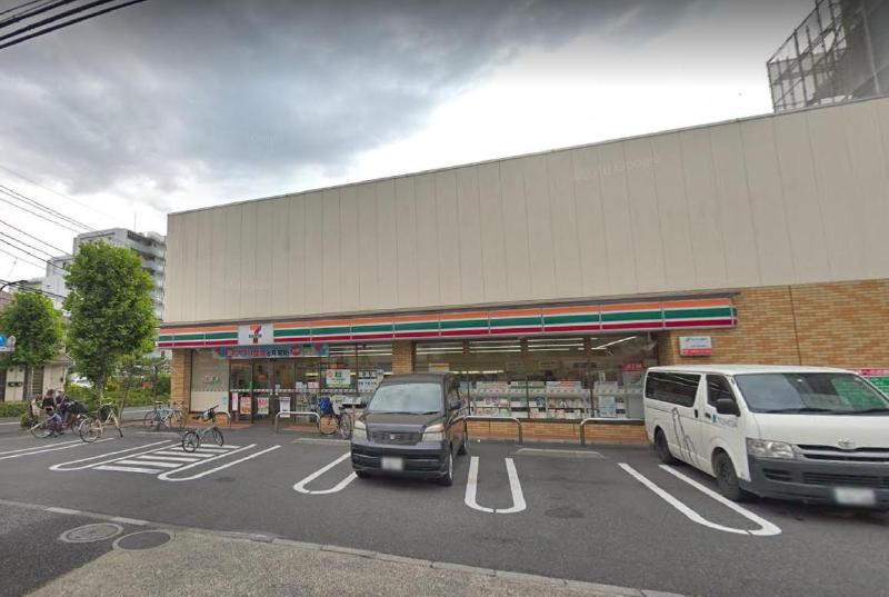 コンビニ　セブン-イレブン 足立東綾瀬３丁目店（コンビニ）まで400m