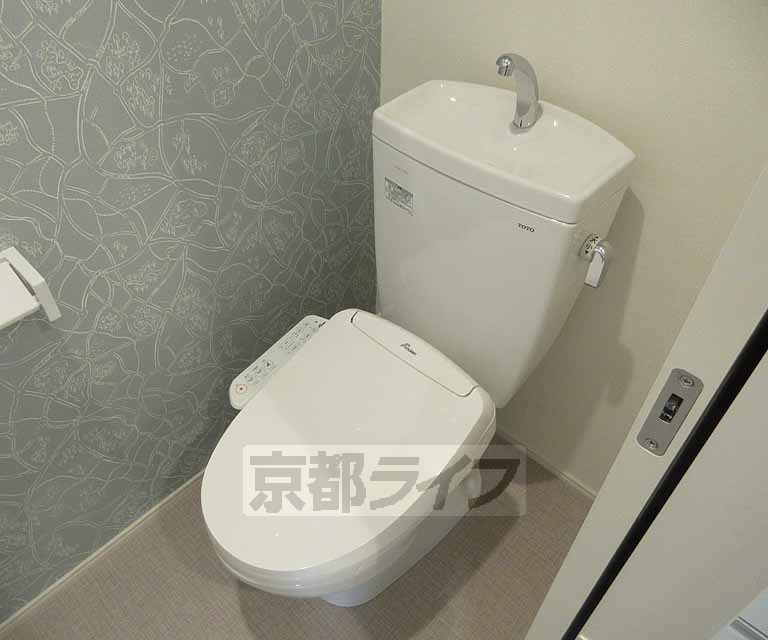 トイレ　ウォシュレット付・
