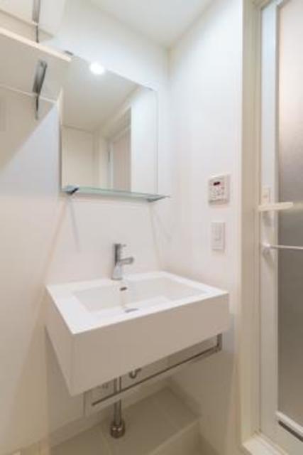 洗面設備　※写真は同タイプ住戸です。