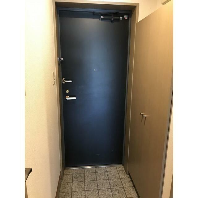 玄関　反転タイプ・別部屋画像