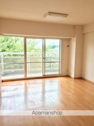 インペリアル東久留米B棟の居間写真