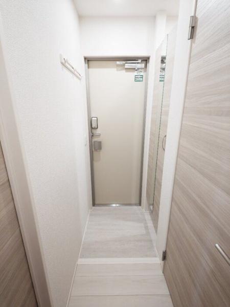 ロイヤルステージ横浜町の玄関写真