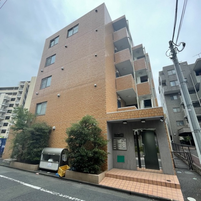 建物外観　５階建ての賃貸マンション