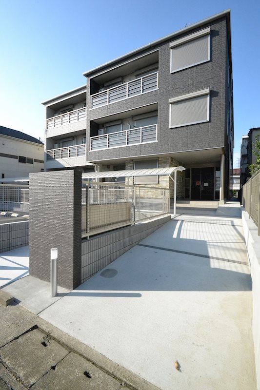 建物外観　積水ハウス施工の賃貸住宅『シャーメゾン』