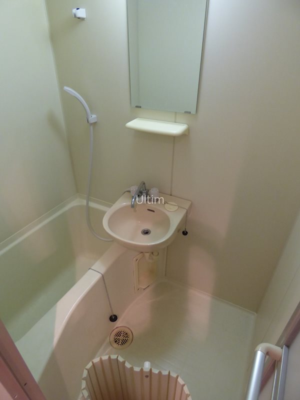 バス・シャワールーム　別部屋のお写真です。ご参考までに！