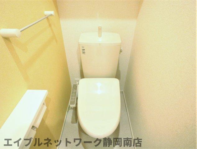 トイレ　温水洗浄便座付きトイレ♪