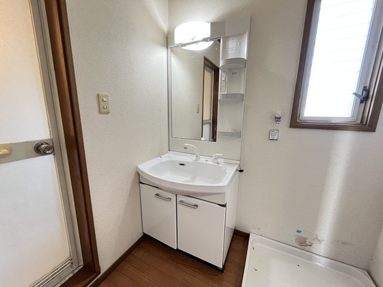 洗面設備　※別部屋の写真です