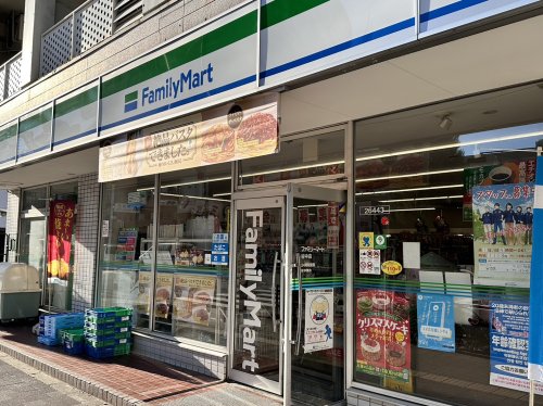 コンビニ　ファミリーマート 谷中店（コンビニ）まで51m