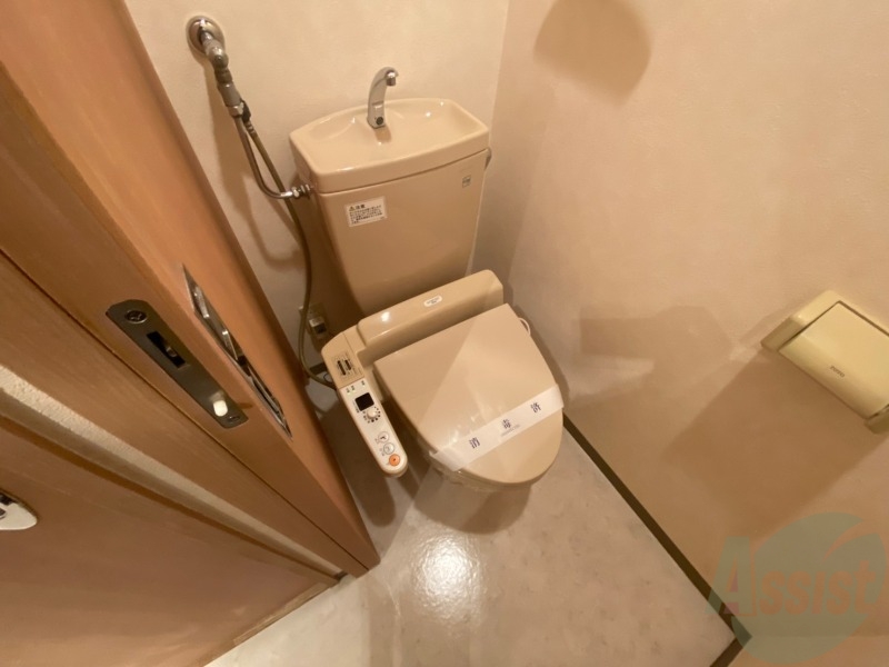 トイレ　こちらはトイレです。清潔感があり、安心して使用できます。