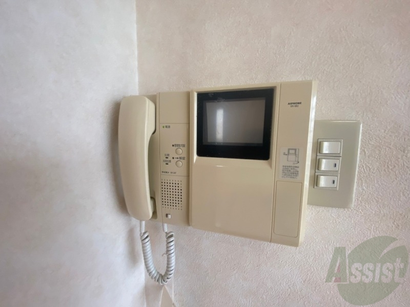 セキュリティ　ＴＶモニター付インターホンです。来客者の顔が見えるので安心！