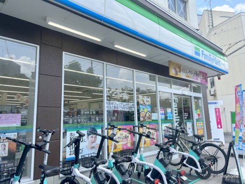 コンビニ　ファミリーマート 東淀川駅北店（コンビニ）まで566m