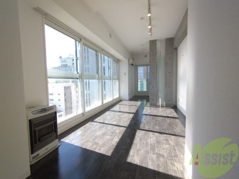 居室・リビング　広くてキレイなお部屋が広がっていて、充実した生活が送れそう。