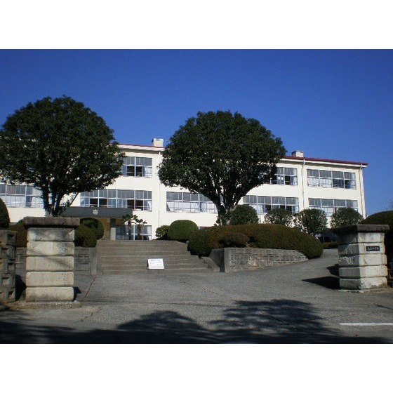 中学校　高森町立高森中学校（中学校）まで2573m
