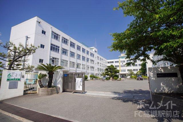 中学校　高槻市立第十中学校（中学校）まで855m