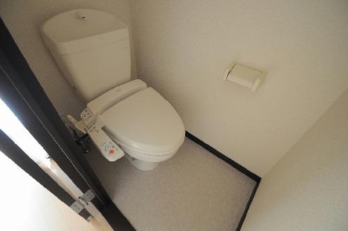 トイレ　実際のお部屋と異なる場合がございます。