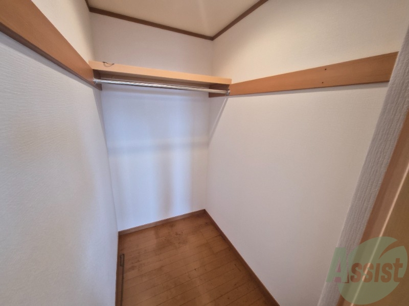 収納　収納は使いやすいウォークインクローゼットになっています。