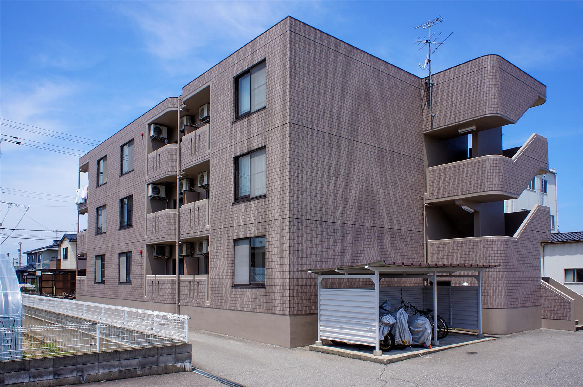 2LDK Mansion in Kanazawa, Ishikawa
