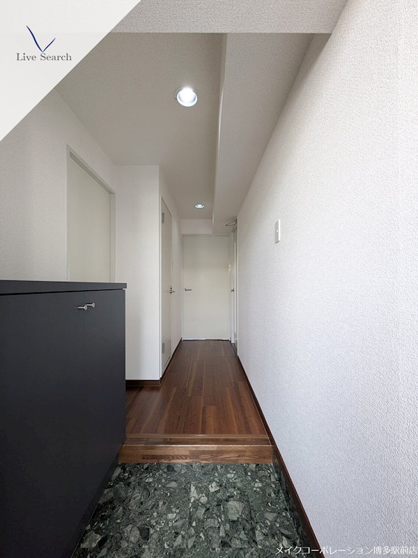 玄関　※写真は棟内別部屋参考写真