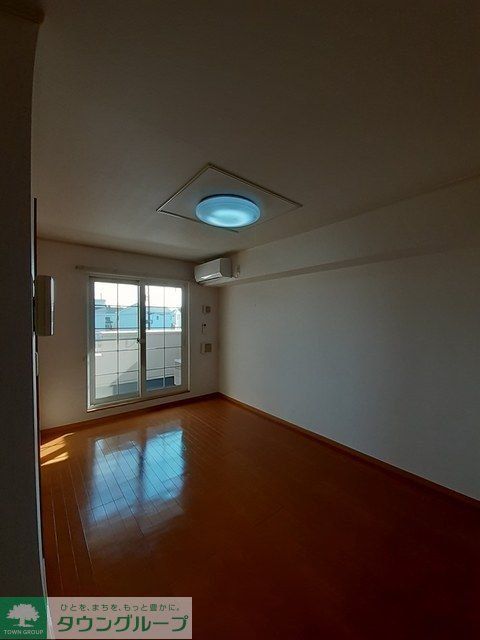 ベルフィオーレIIの居間写真