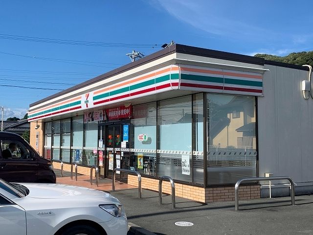 コンビニ　セブンイレブン 森町睦実店（コンビニ）まで300m