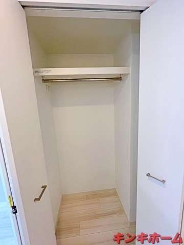 収納　写真は別のお部屋です。