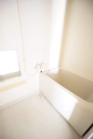 バス・シャワールーム　同物件、同タイプのお部屋です