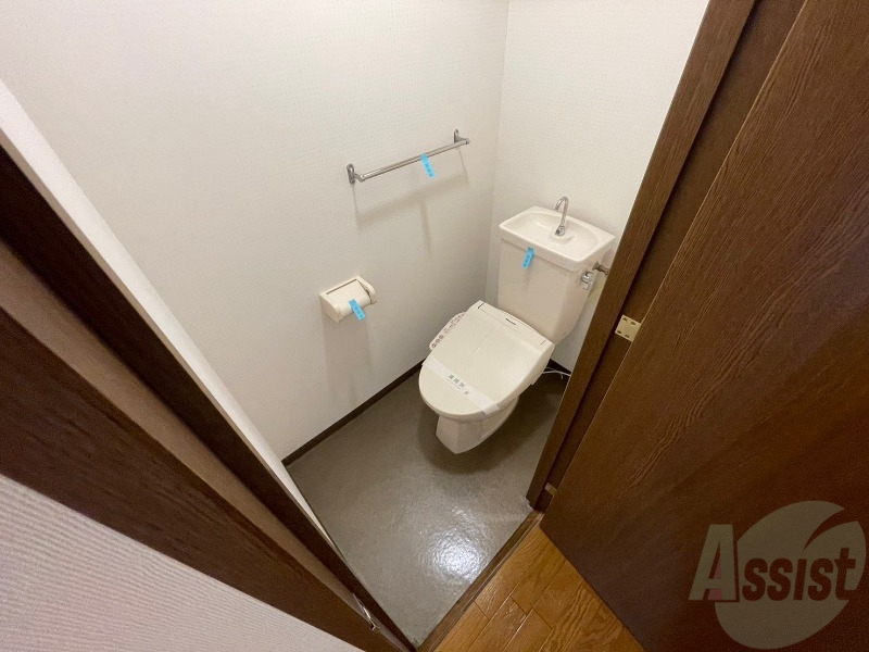 トイレ　こちらはトイレです。清潔感があり、安心して使用できます。