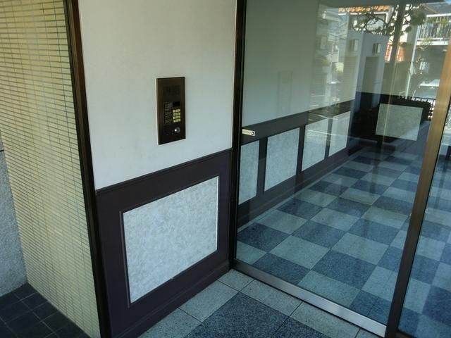 その他共有部分　★オートロック付きのお洒落なエントランスです★
