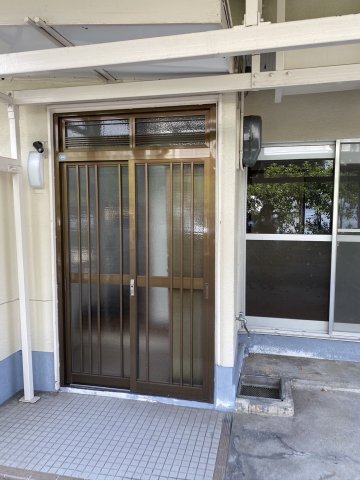 南花屋丁目貸家の玄関写真