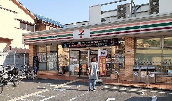 コンビニ　セブンイレブン様（コンビニ）まで170m