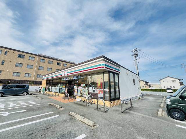 コンビニ　セブンイレブン津市高茶屋６丁目店（コンビニ）まで280m